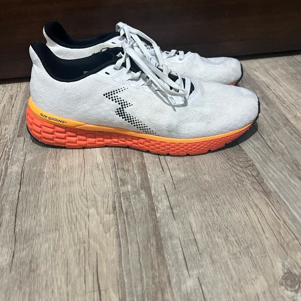 361 Degree shoes. Size 8